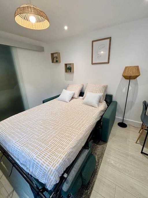 L'Escobar Troyen Apartment ทรัวส์ ภายนอก รูปภาพ